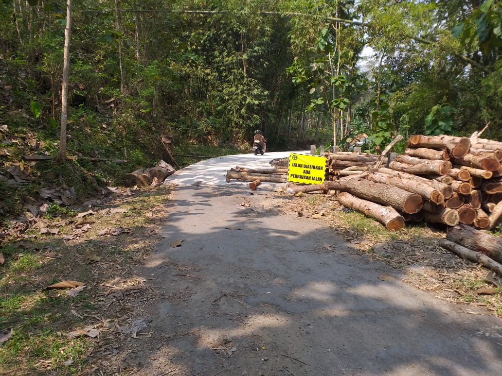 Pembangunan Jalan Lingkungan Pandu-Sambeng